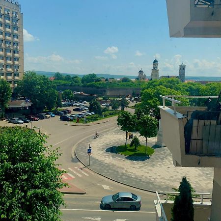 Apartament Carolina Parc Алба Юлия Екстериор снимка