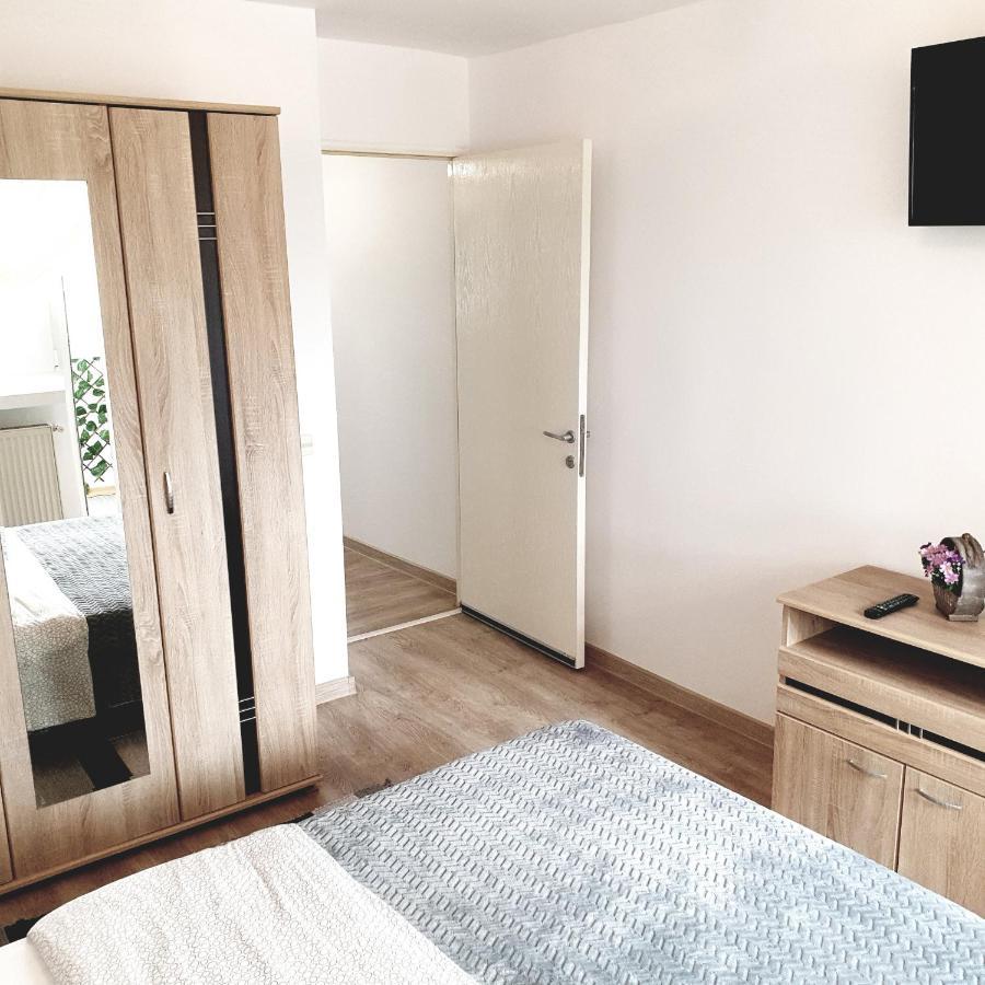 Apartament Carolina Parc Алба Юлия Екстериор снимка