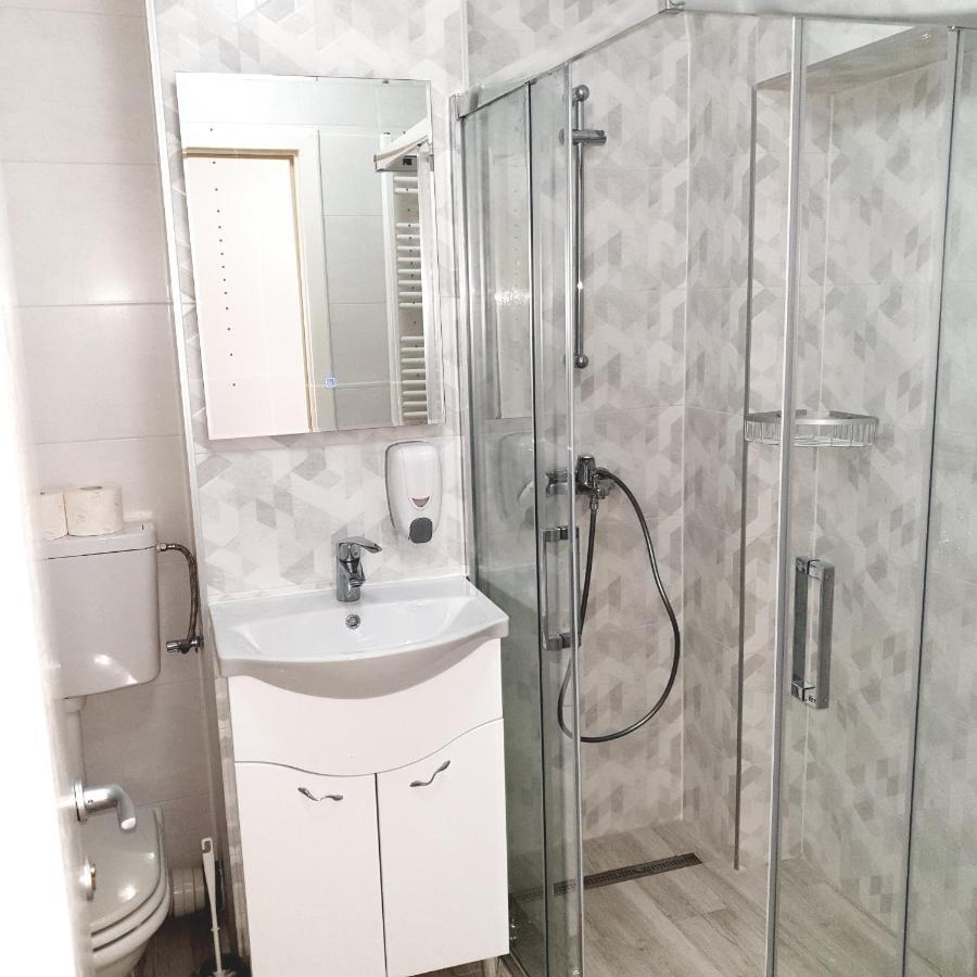 Apartament Carolina Parc Алба Юлия Екстериор снимка