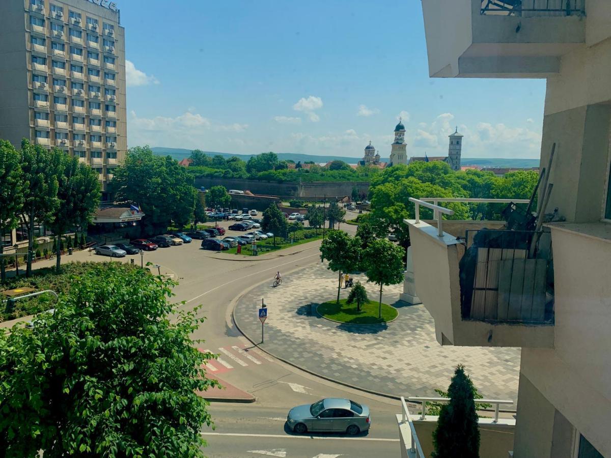 Apartament Carolina Parc Алба Юлия Екстериор снимка