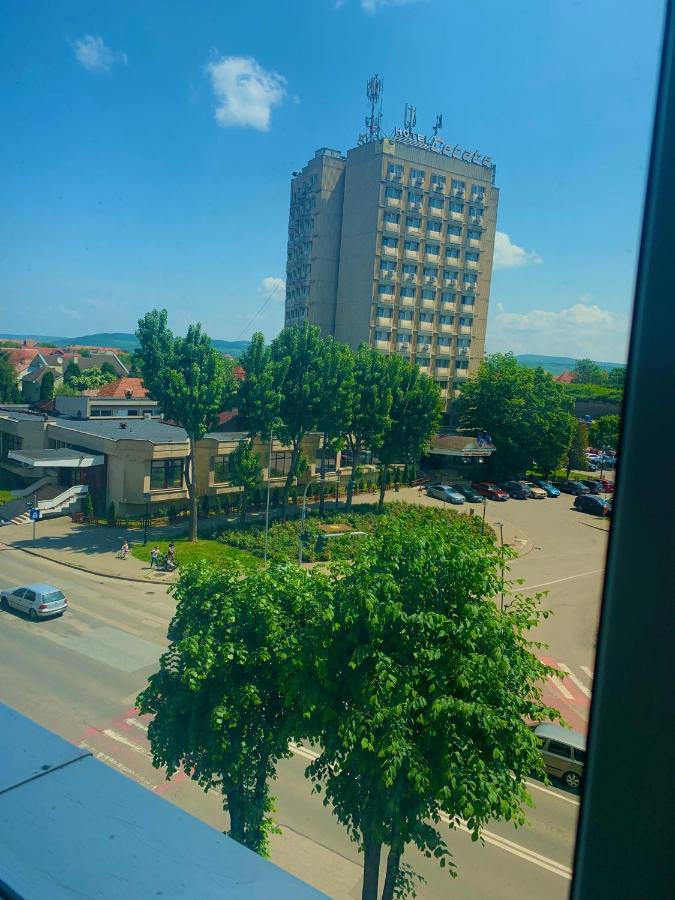 Apartament Carolina Parc Алба Юлия Екстериор снимка